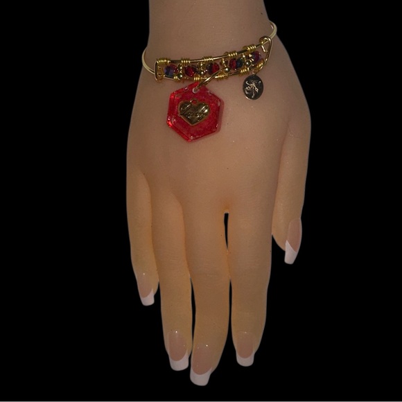 “Lovely” Gold Tone Heart Pendant Bangle Bracelet - Picture 3 of 7